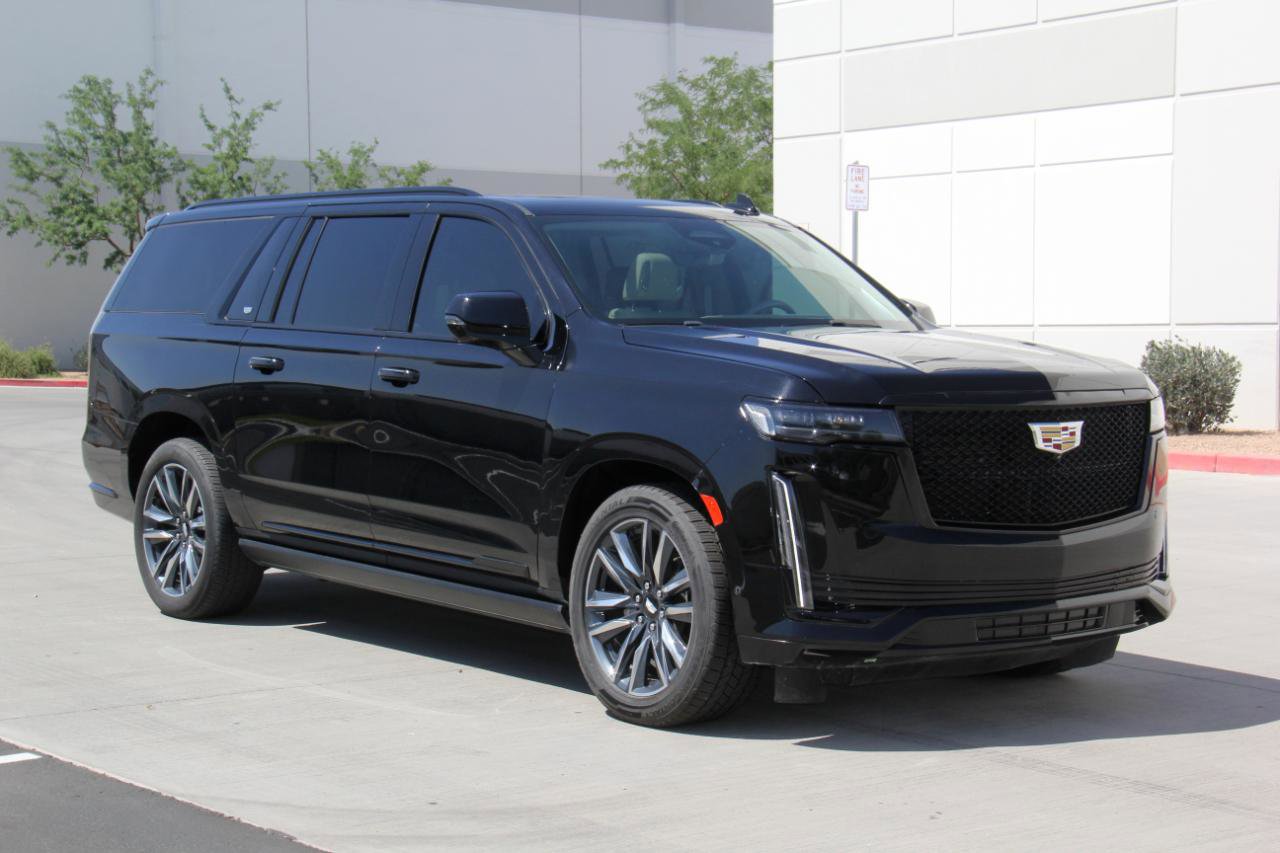 Used 2023 Cadillac Escalade ESV Sport Platinum AWD/4WD image 3