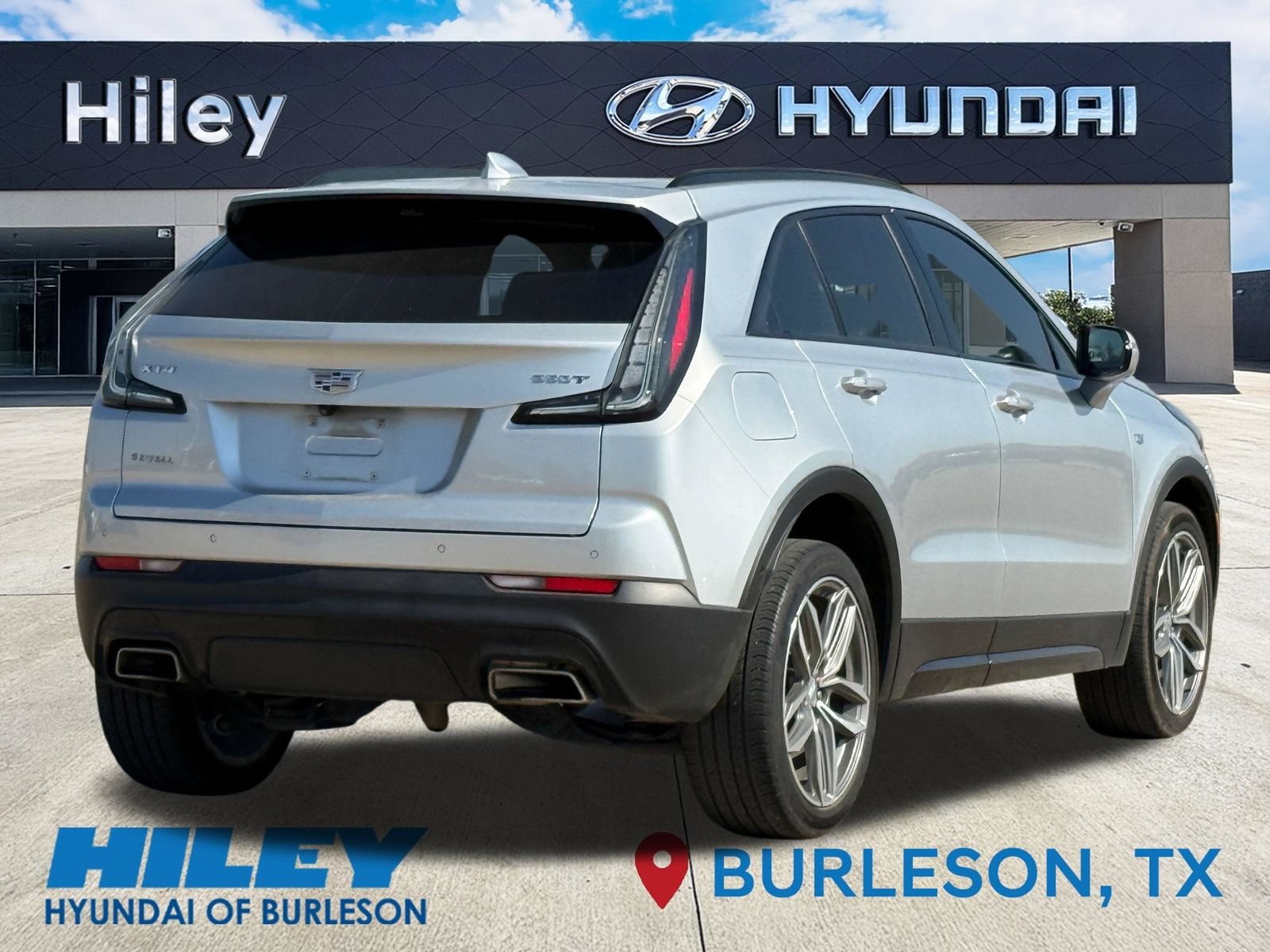 Used 2022 Cadillac XT4 Sport w/ Comfort Package FWD image 4