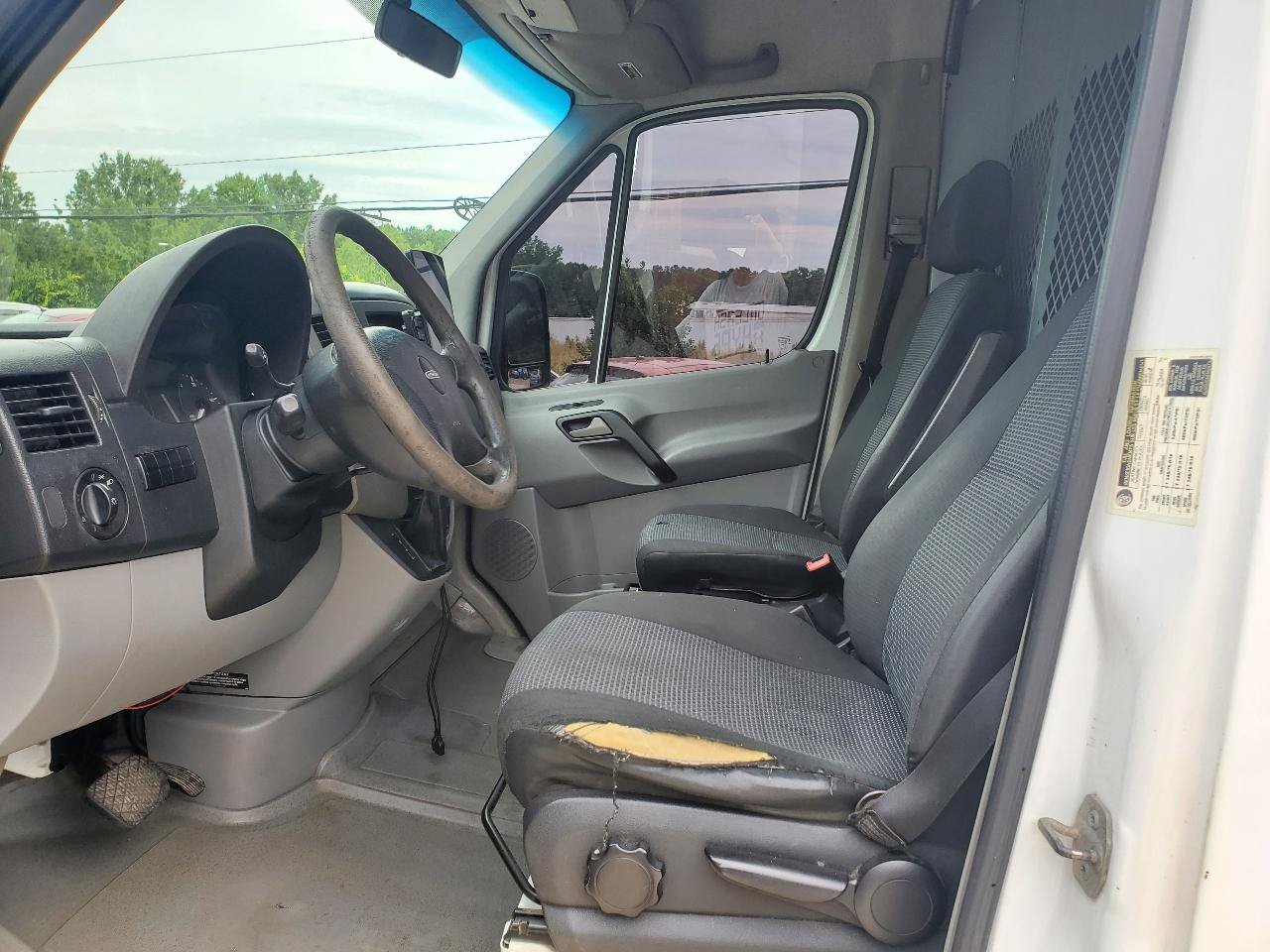 Used 2012 Freightliner Sprinter 2500 RWD image 14