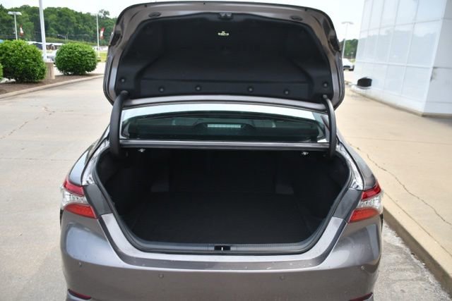 Used 2022 Toyota Camry XSE w/ Navigation Package FWD image 9