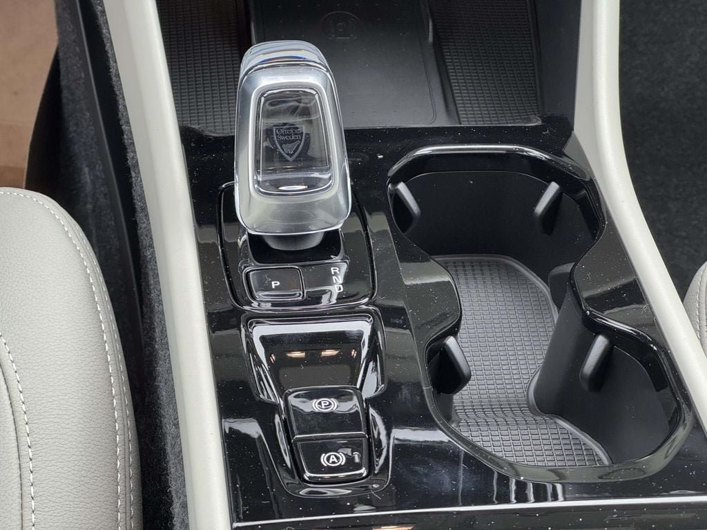 New 2026 Volvo XC40 B5 Ultra w/ Protection Package Premier AWD/4WD image 6
