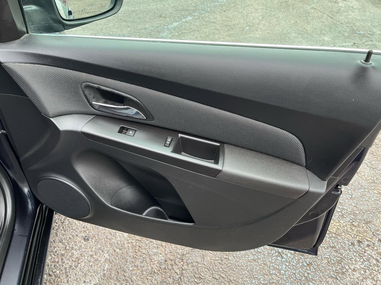 Used 2016 Chevrolet Cruze LT FWD image 25