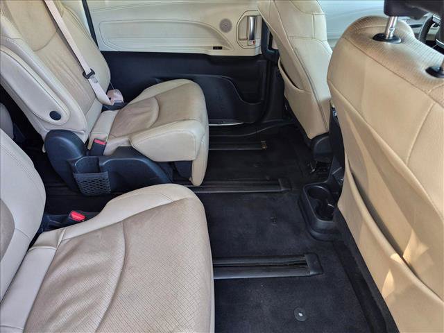 Used 2021 Toyota Sienna Limited FWD image 21