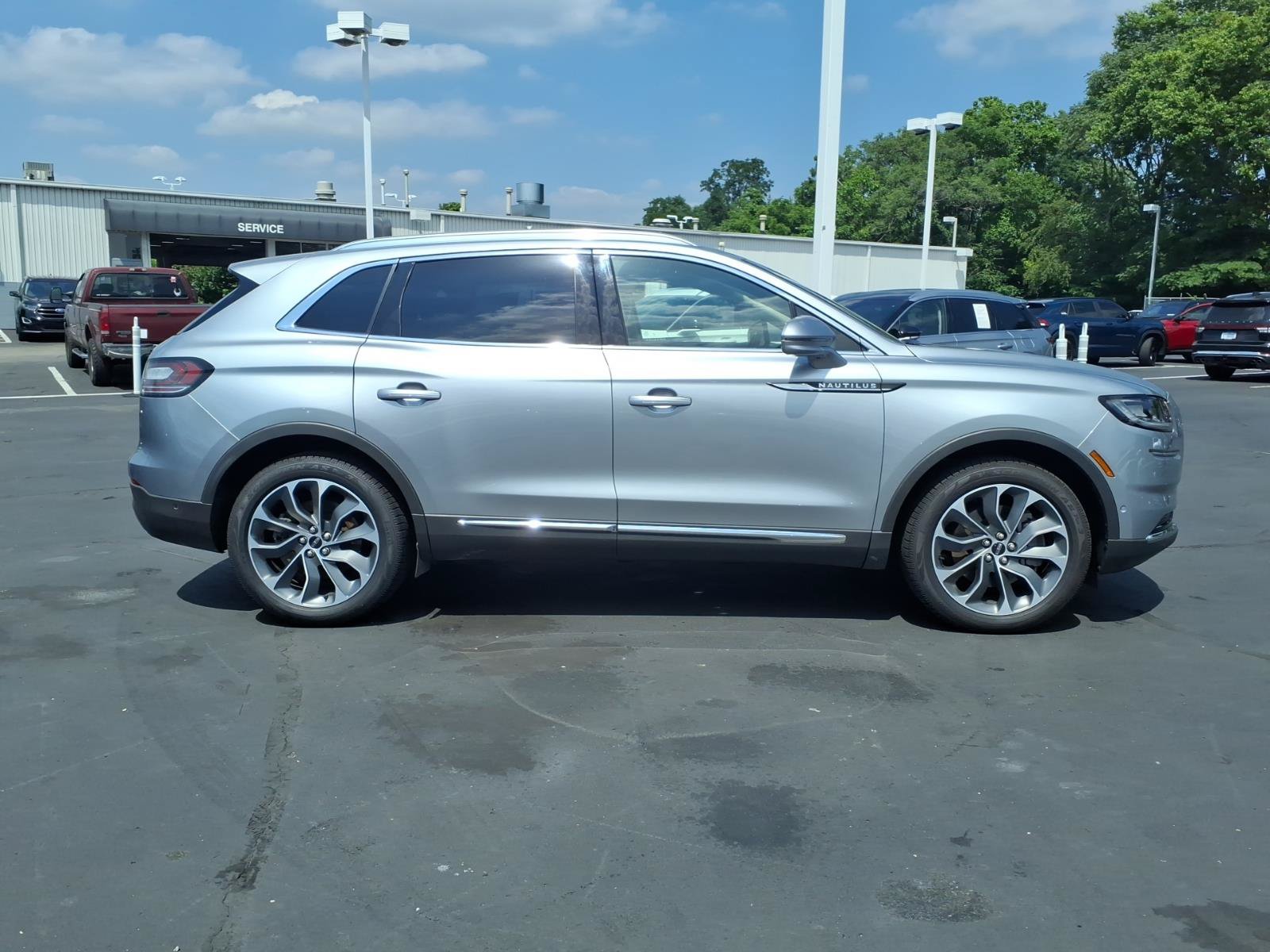 Used 2022 Lincoln Nautilus Reserve w/ Equipment Group 201A AWD/4WD image 8