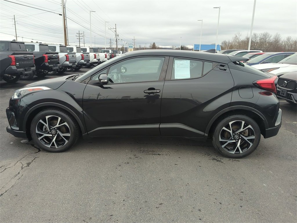 Used 2018 Toyota C-HR XLE image 5