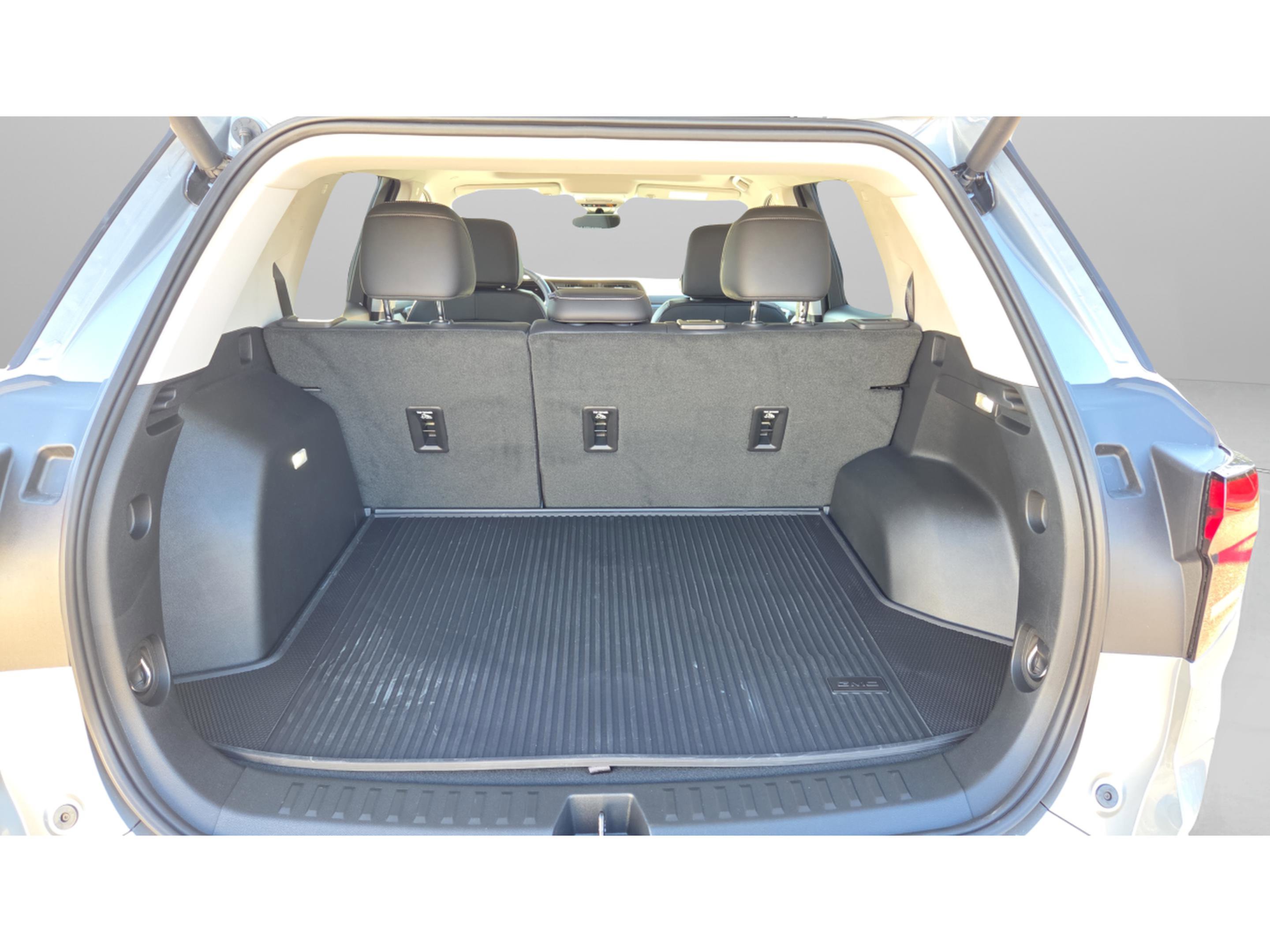 Used 2026 GMC Terrain Denali w/ LPO, Floor Liner Package image 34