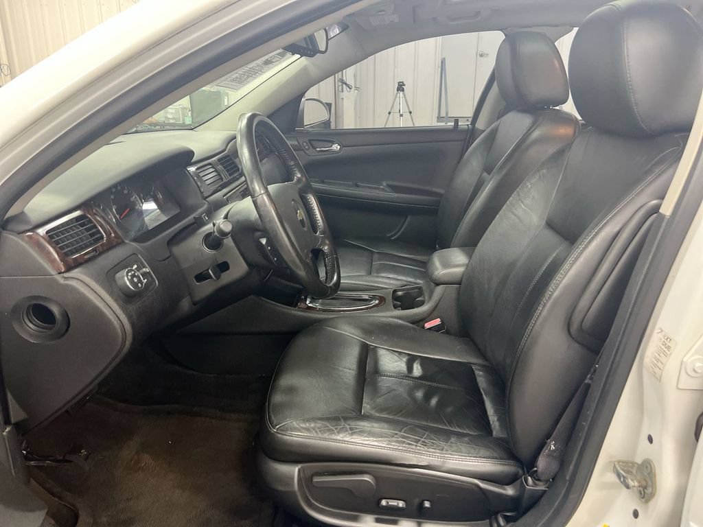 Used 2012 Chevrolet Impala LTZ FWD image 19