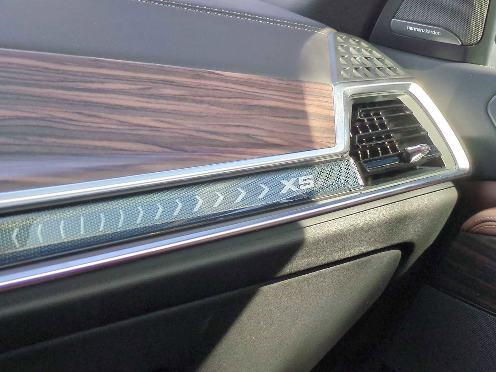 Used 2026 BMW X5 xDrive50e w/ Executive Package image 38