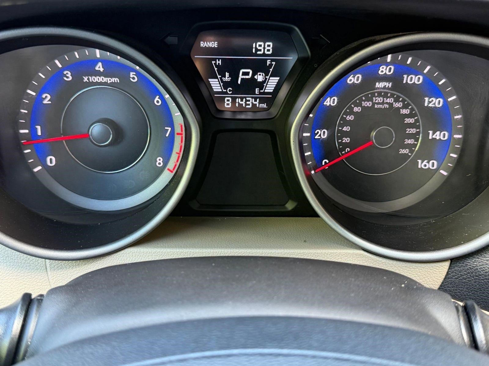 Used 2015 Hyundai Elantra SE w/ Option Group 02 FWD image 16