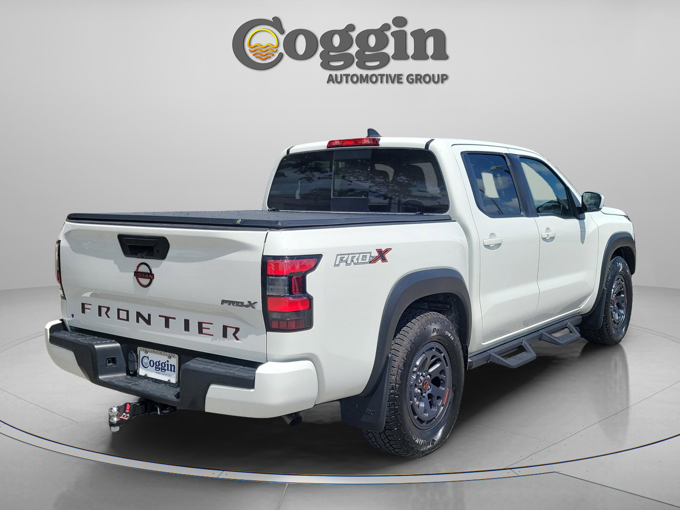 Used 2023 Nissan Frontier Pro-X w/ Tow Package RWD image 3