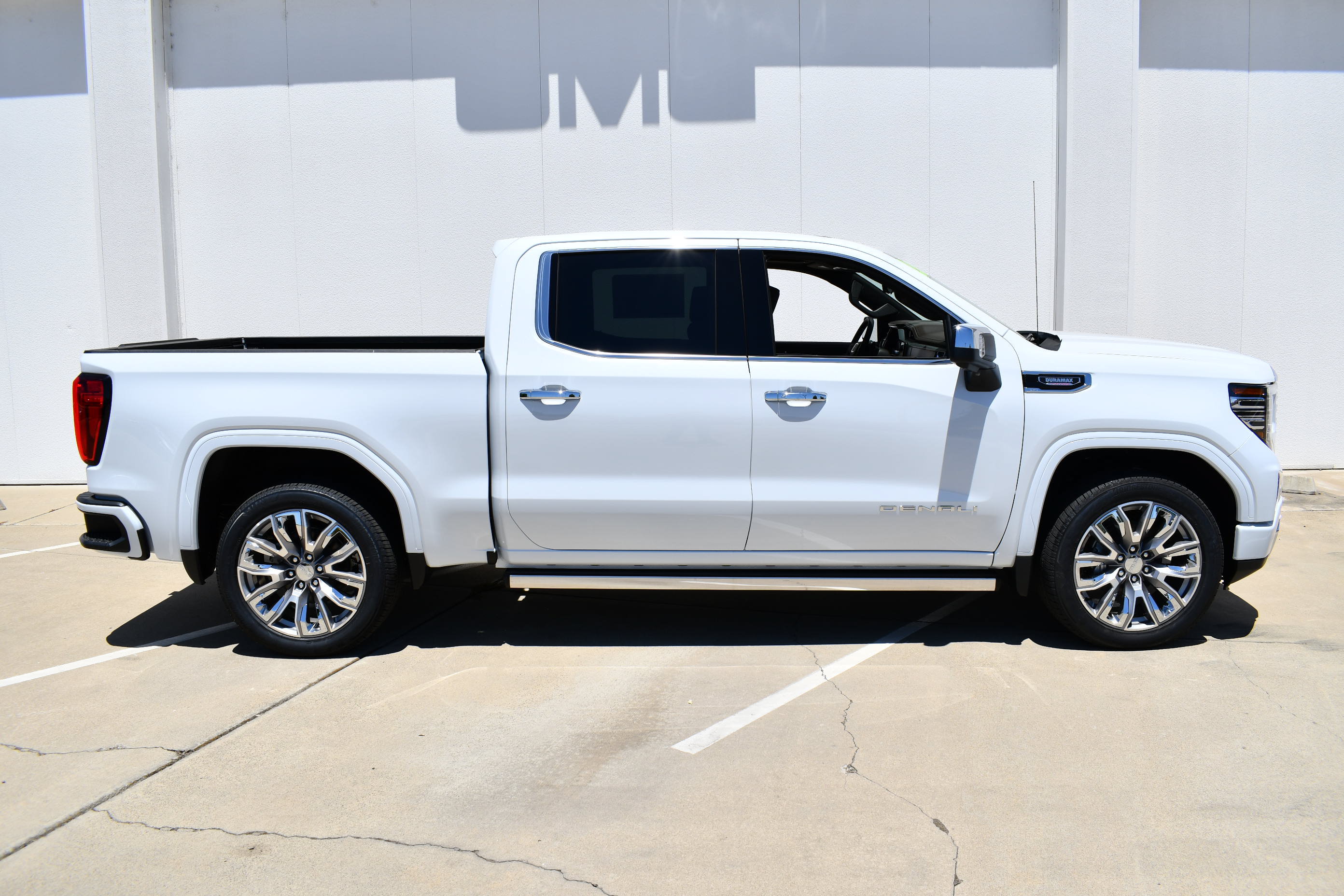 New 2026 GMC Sierra 1500 Denali w/ Denali Reserve Package AWD/4WD image 8