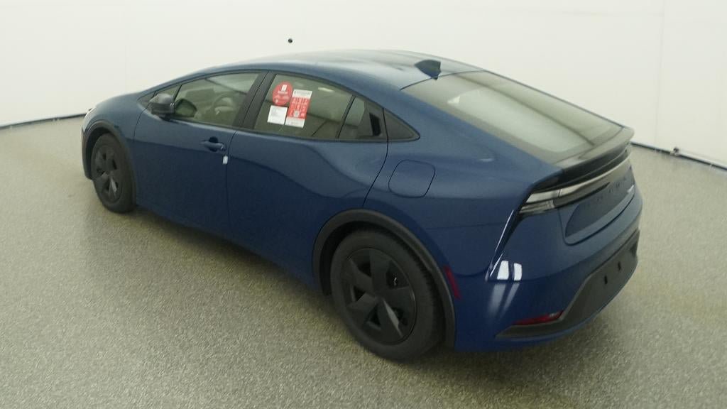 New 2027 Toyota Prius Plug-In Hybrid FWD image 5