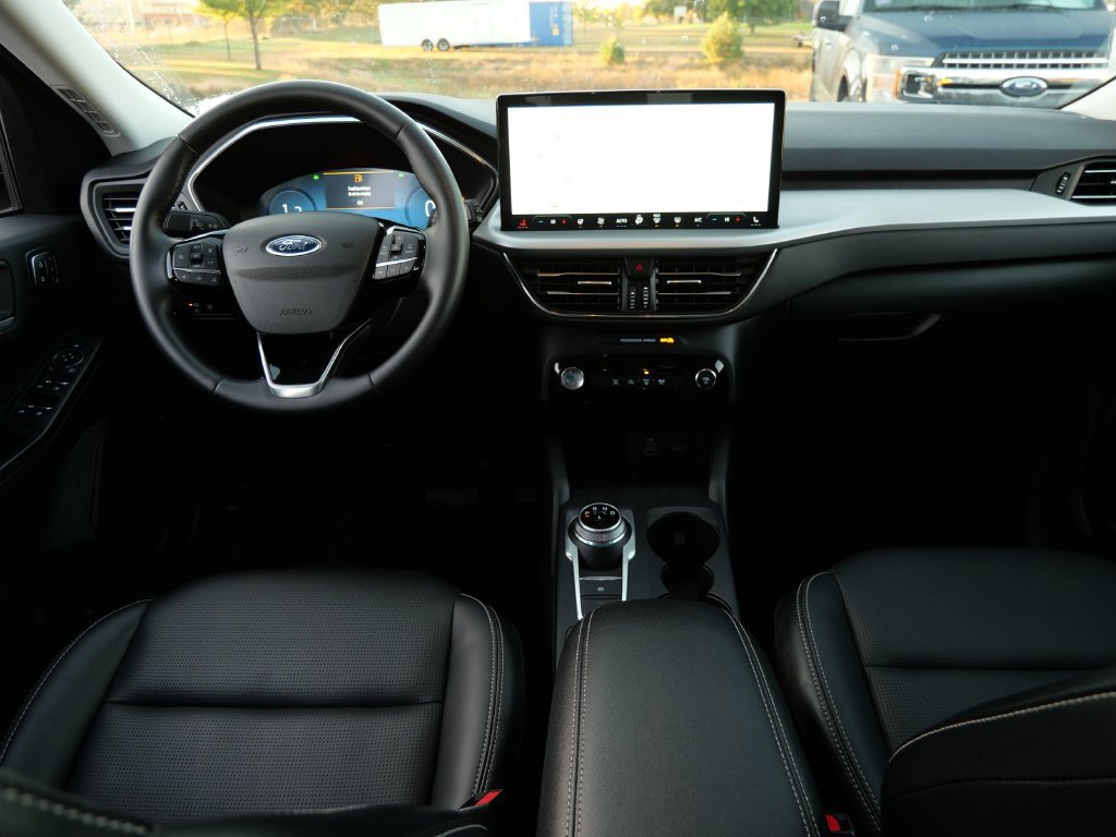 Certified 2025 Ford Escape Platinum AWD/4WD image 19