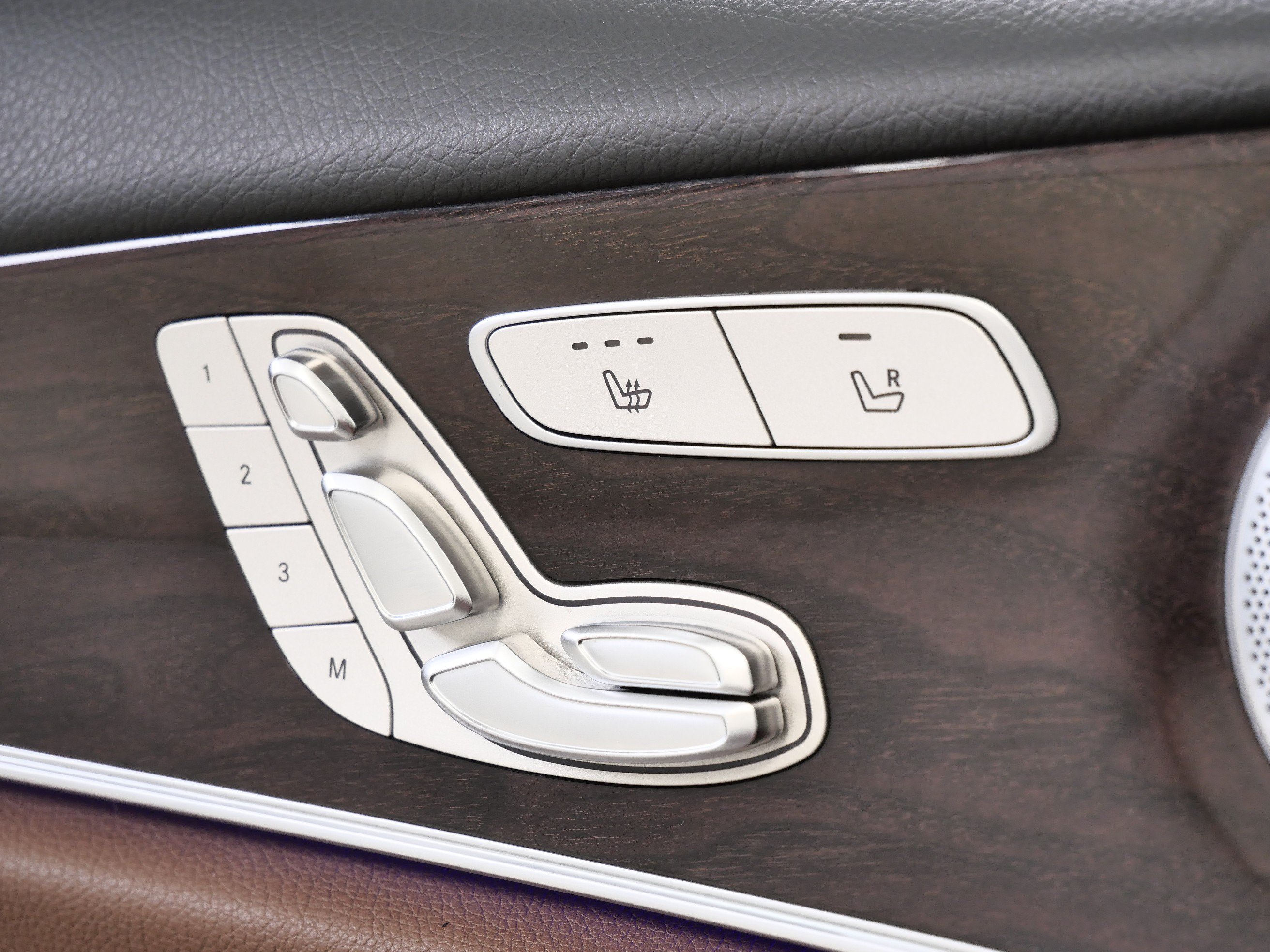 Used 2020 Mercedes-Benz E 350 4MATIC Sedan image 31