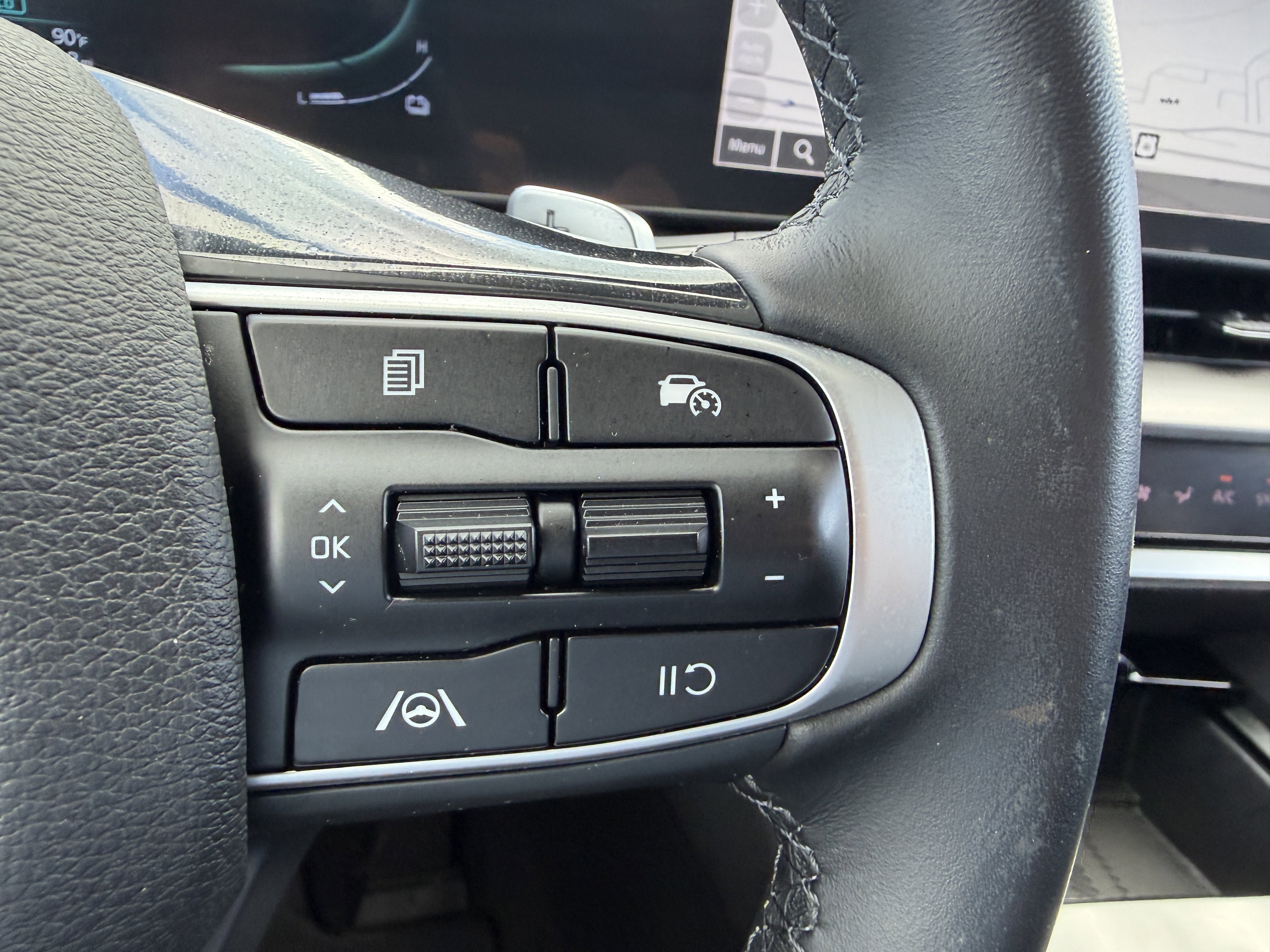 Certified 2024 Kia Sportage EX image 29