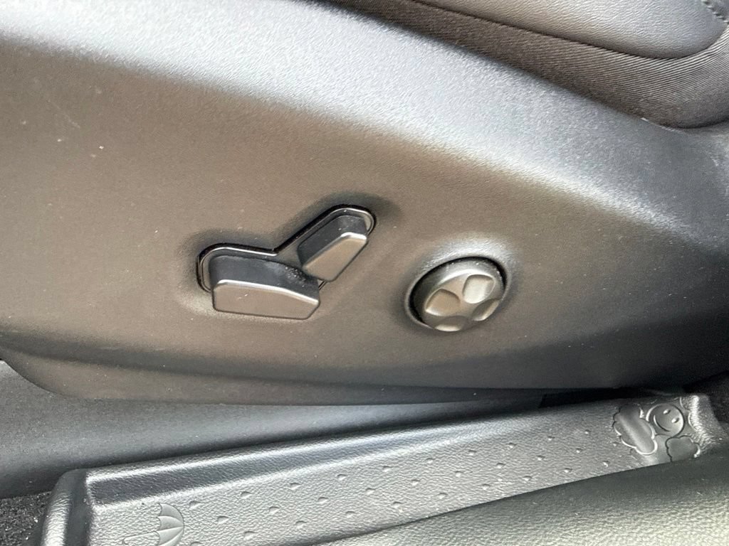 New 2026 Chrysler Pacifica Select AWD/4WD image 26
