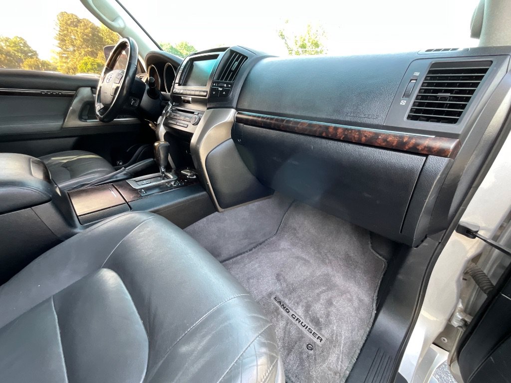 Used 2009 Toyota Land Cruiser AWD/4WD image 34