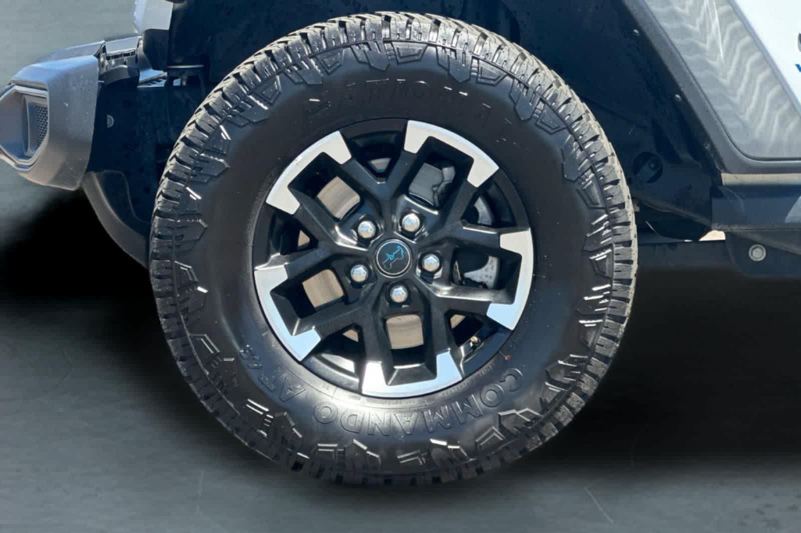 Used 2024 Jeep Wrangler Unlimited Rubicon 4xe AWD/4WD image 30