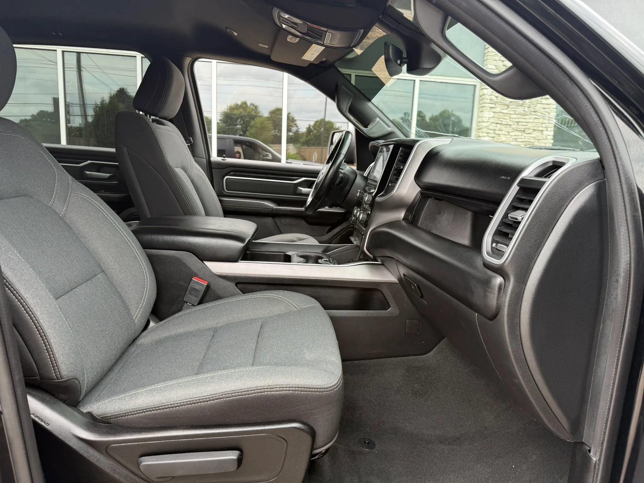 Used 2022 RAM 1500 Big Horn AWD/4WD image 14