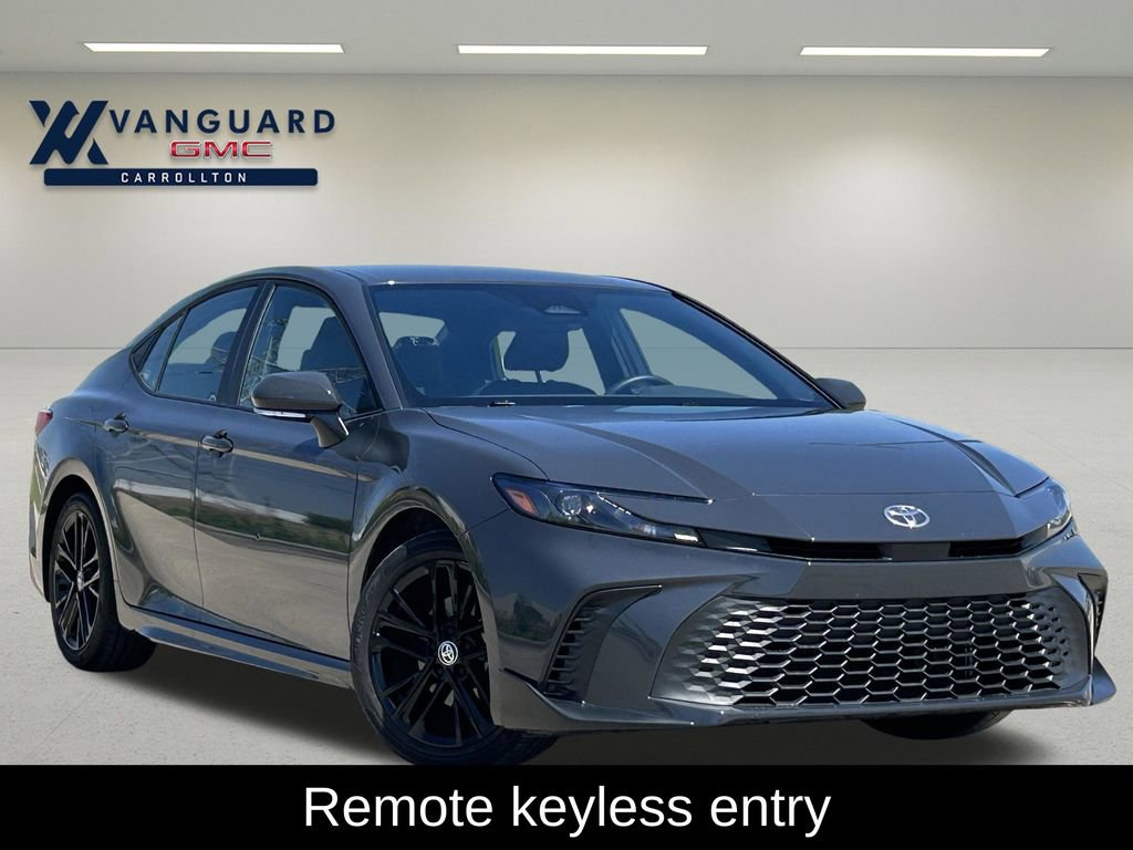Used 2025 Toyota Camry SE video 2