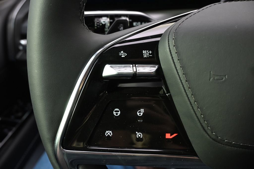 New 2026 Cadillac Vistiq Platinum image 33