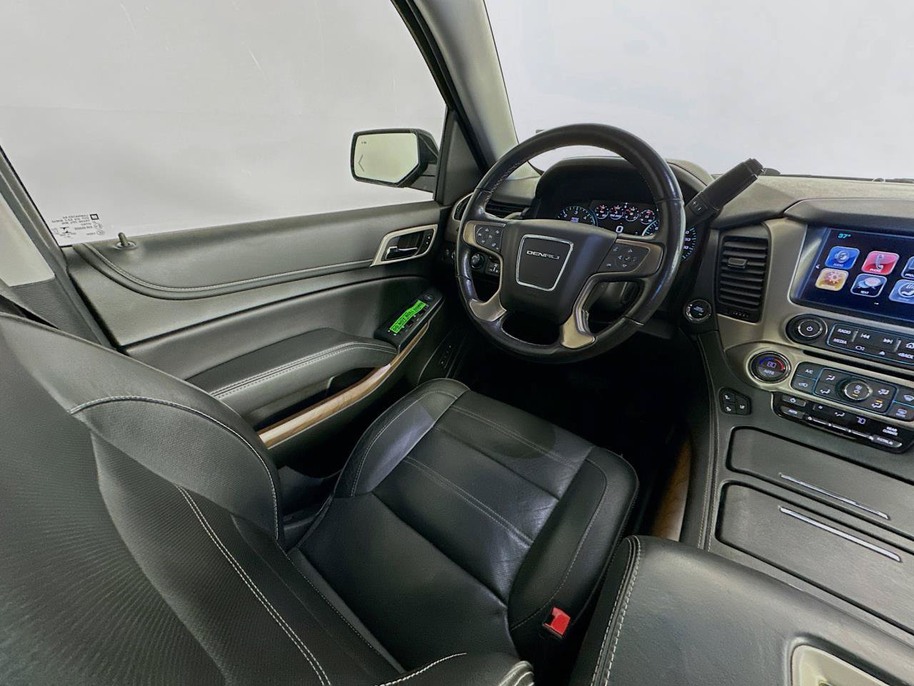 Used 2019 GMC Yukon Denali AWD/4WD image 11