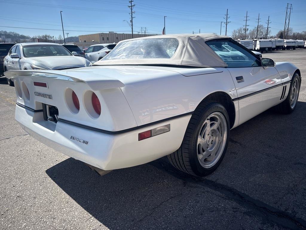 Used 1990 Chevrolet Corvette Convertible RWD image 10