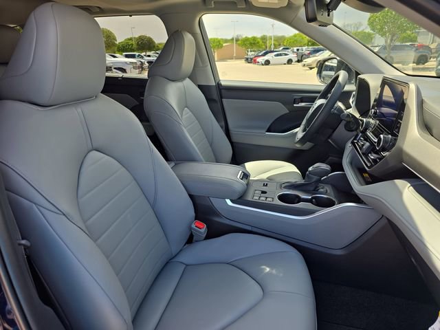 New 2026 Toyota Highlander XLE AWD/4WD image 10