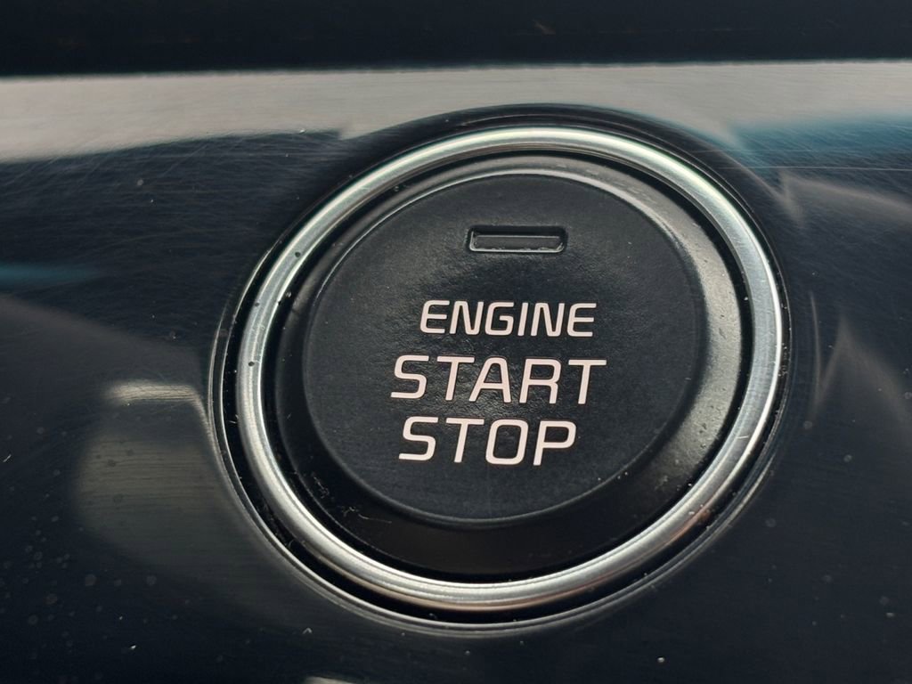 Used 2020 Kia Sportage SX image 18