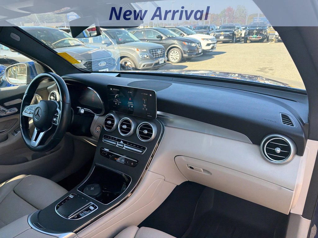 Used 2021 Mercedes-Benz GLC 300 4MATIC image 4