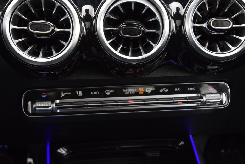 Used 2024 Mercedes-Benz GLB 250 image 28
