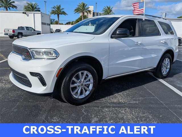Used 2023 Dodge Durango SXT image 3