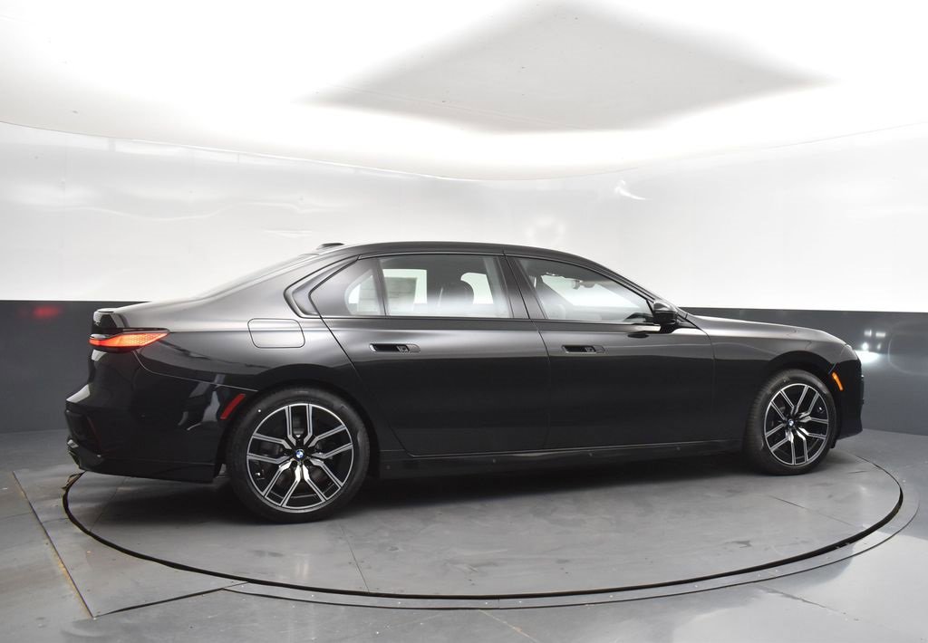 New 2026 BMW 760i xDrive w/ Executive Package image 4