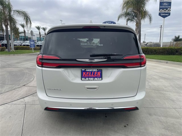 Used 2021 Chrysler Pacifica Touring-L w/ Premium & Safety Sphere Group image 7