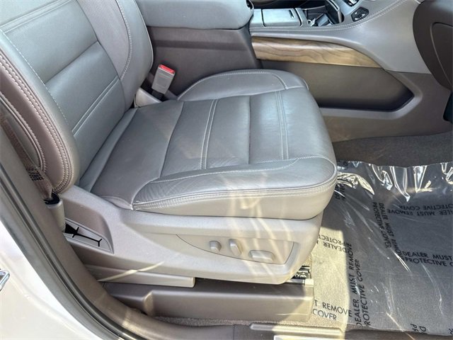 Used 2020 GMC Yukon Denali w/ Denali Premium Package image 14