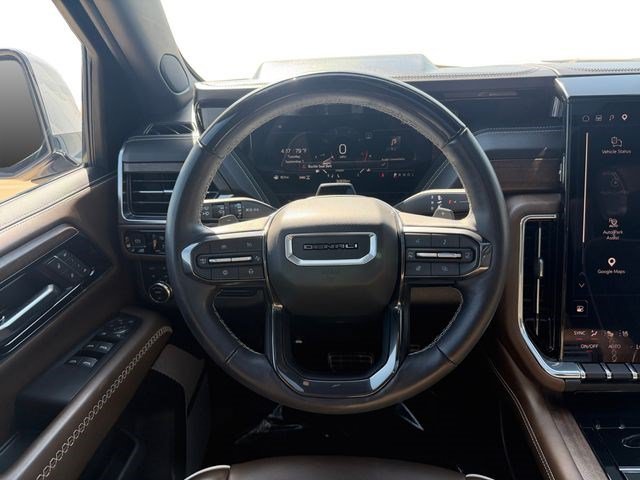 Used 2025 GMC Yukon XL Denali Ultimate w/ LPO, Floor Liner Package AWD/4WD image 13