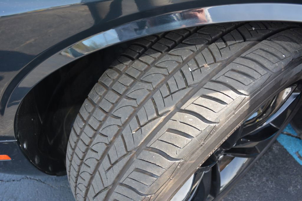 Used 2016 Dodge Challenger SXT Plus RWD image 7
