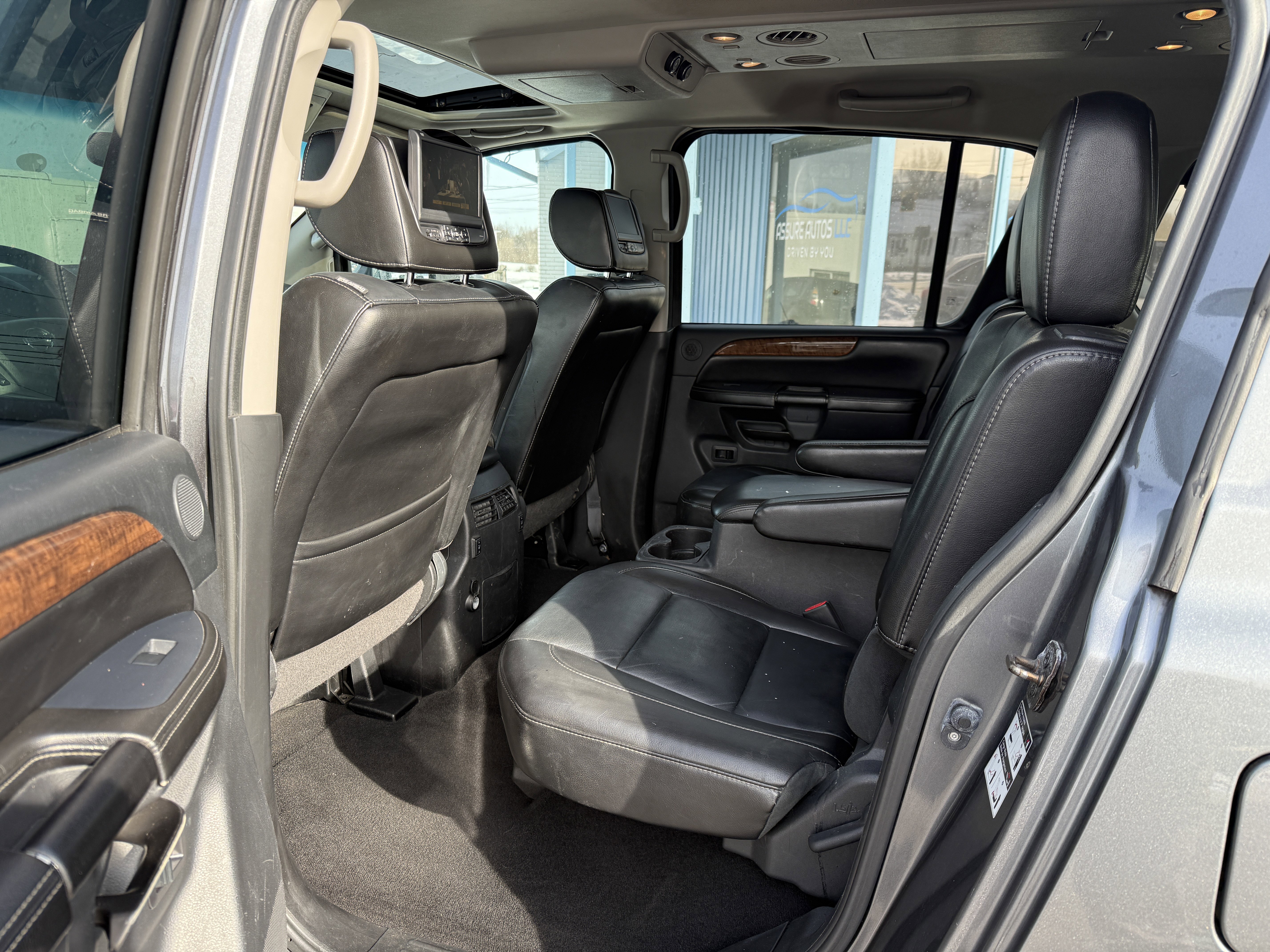 Used 2014 Nissan Armada Platinum w/ 2nd Row Captain Seat Package image 17