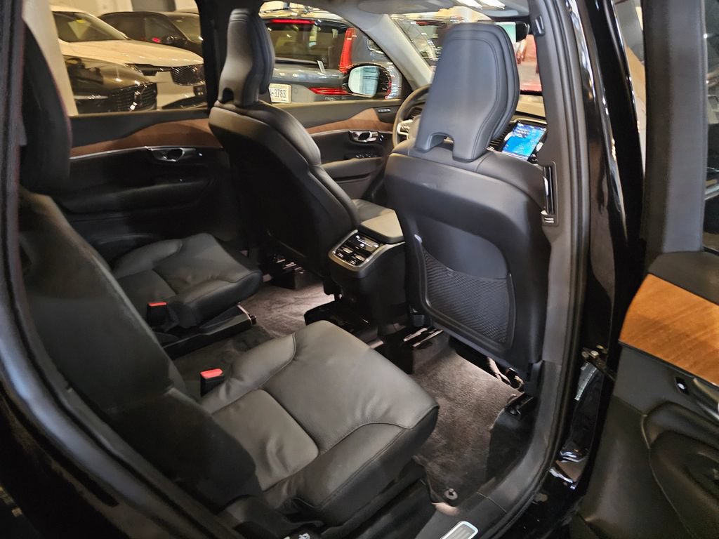 Certified 2025 Volvo XC90 B6 Plus w/ Protection Package Premier AWD/4WD image 8