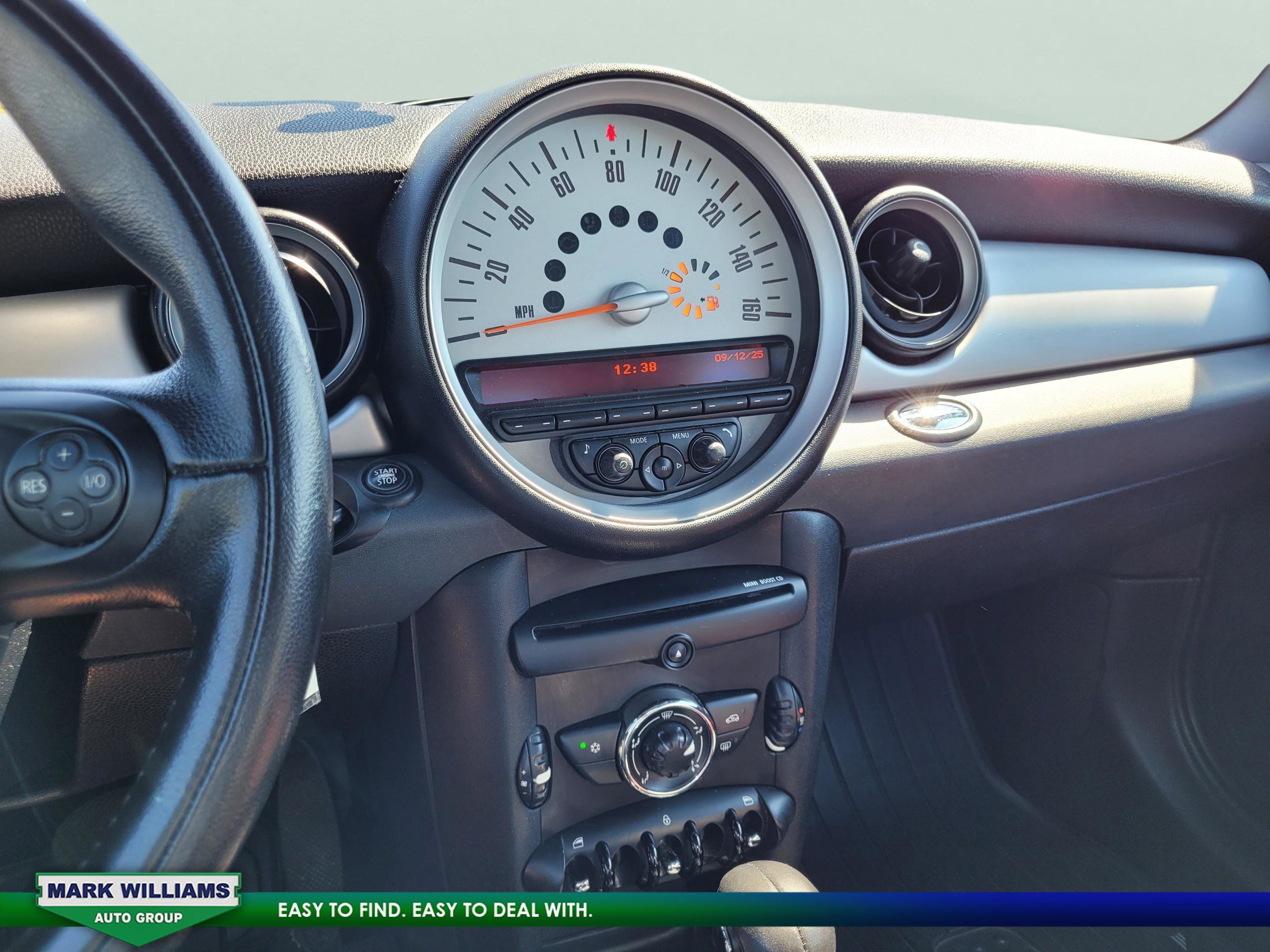 Used 2011 MINI Cooper Hardtop image 18