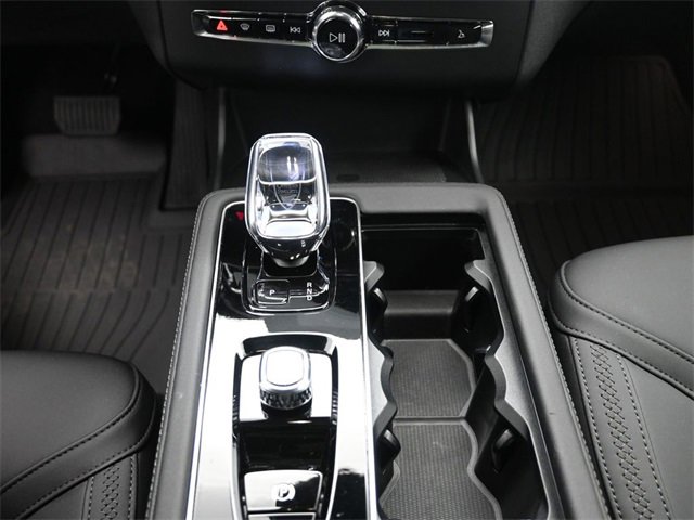 Used 2025 Volvo XC90 B5 Plus w/ Protection Package Premier image 13