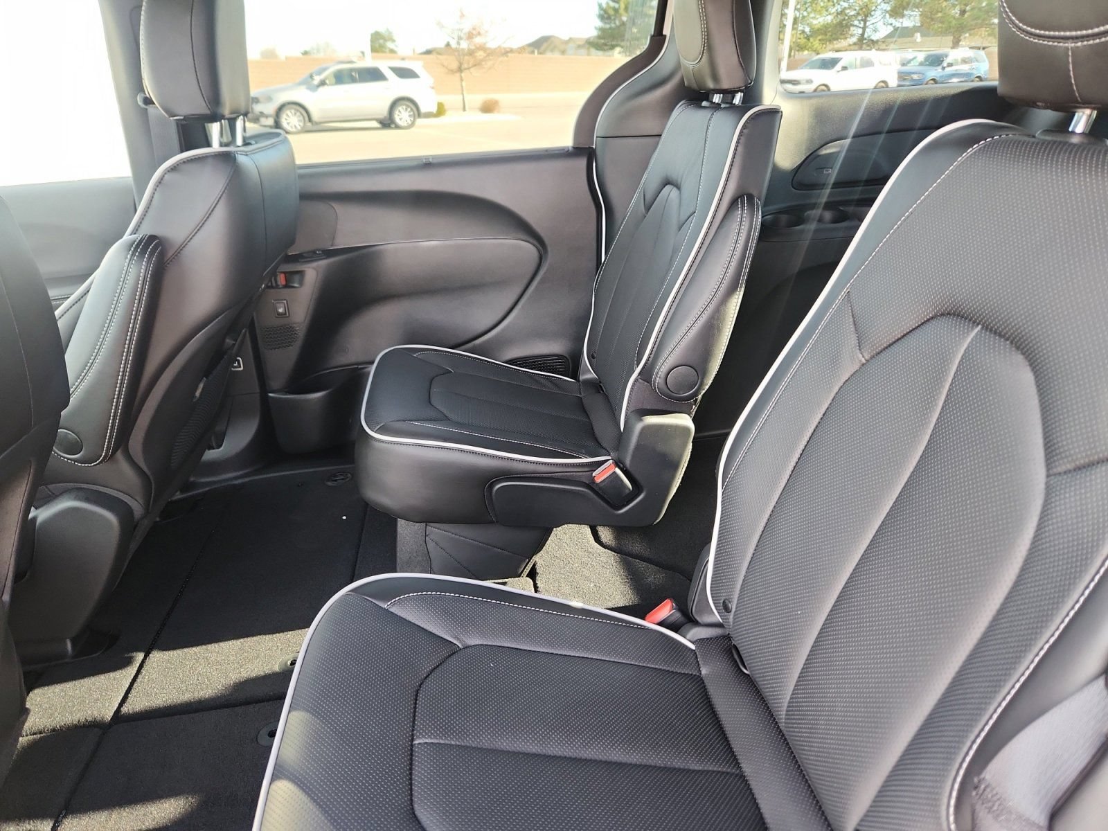 New 2026 Chrysler Pacifica Limited w/ S Appearance Package AWD/4WD image 21