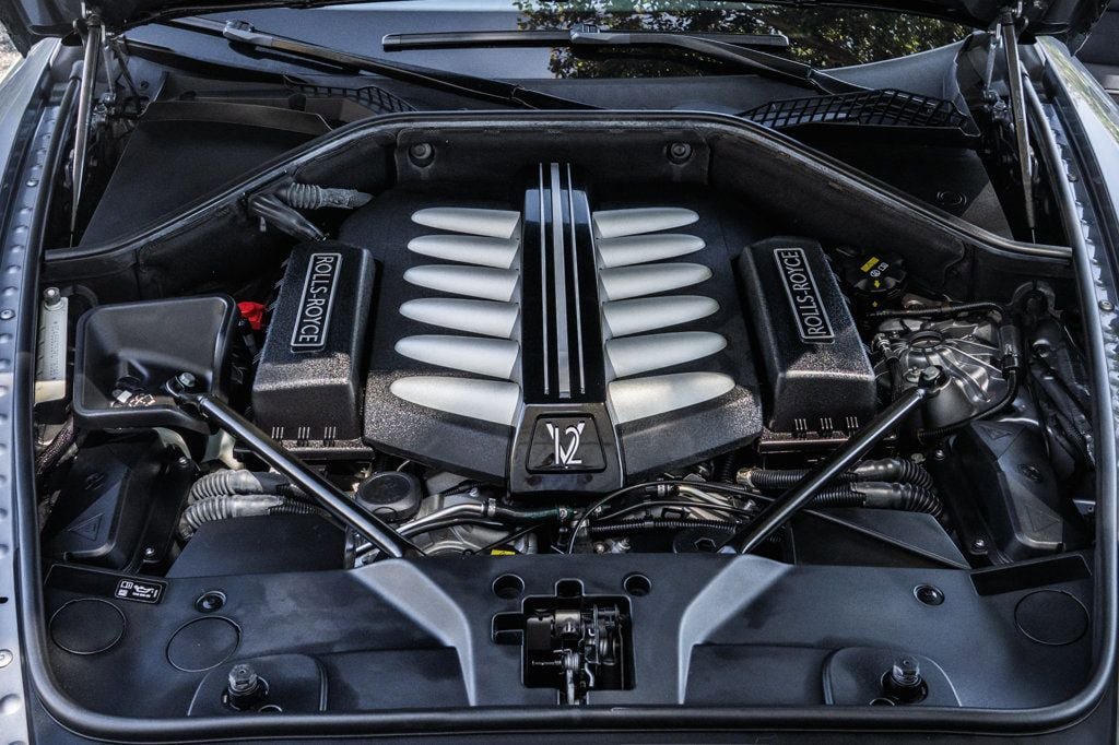 Used 2019 Rolls-Royce Dawn RWD image 28