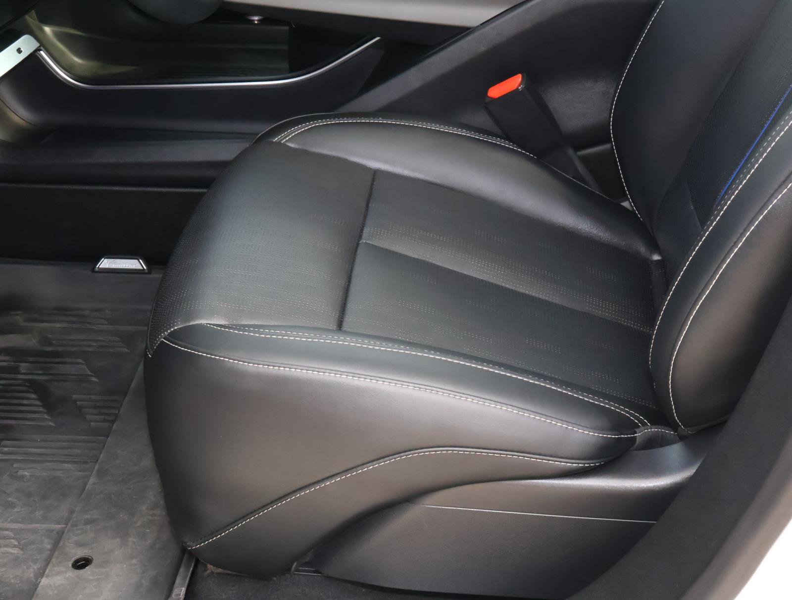 Certified 2024 Cadillac Lyriq Luxury image 19