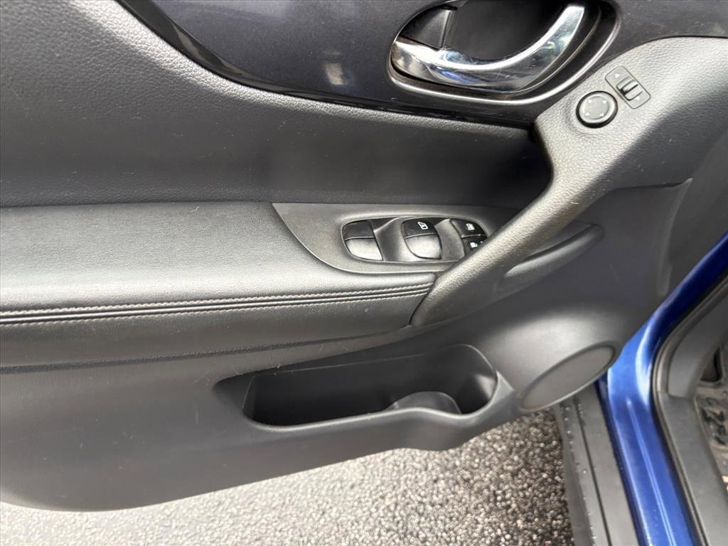 Used 2017 Nissan Rogue S w/ S Appearance Package image 22