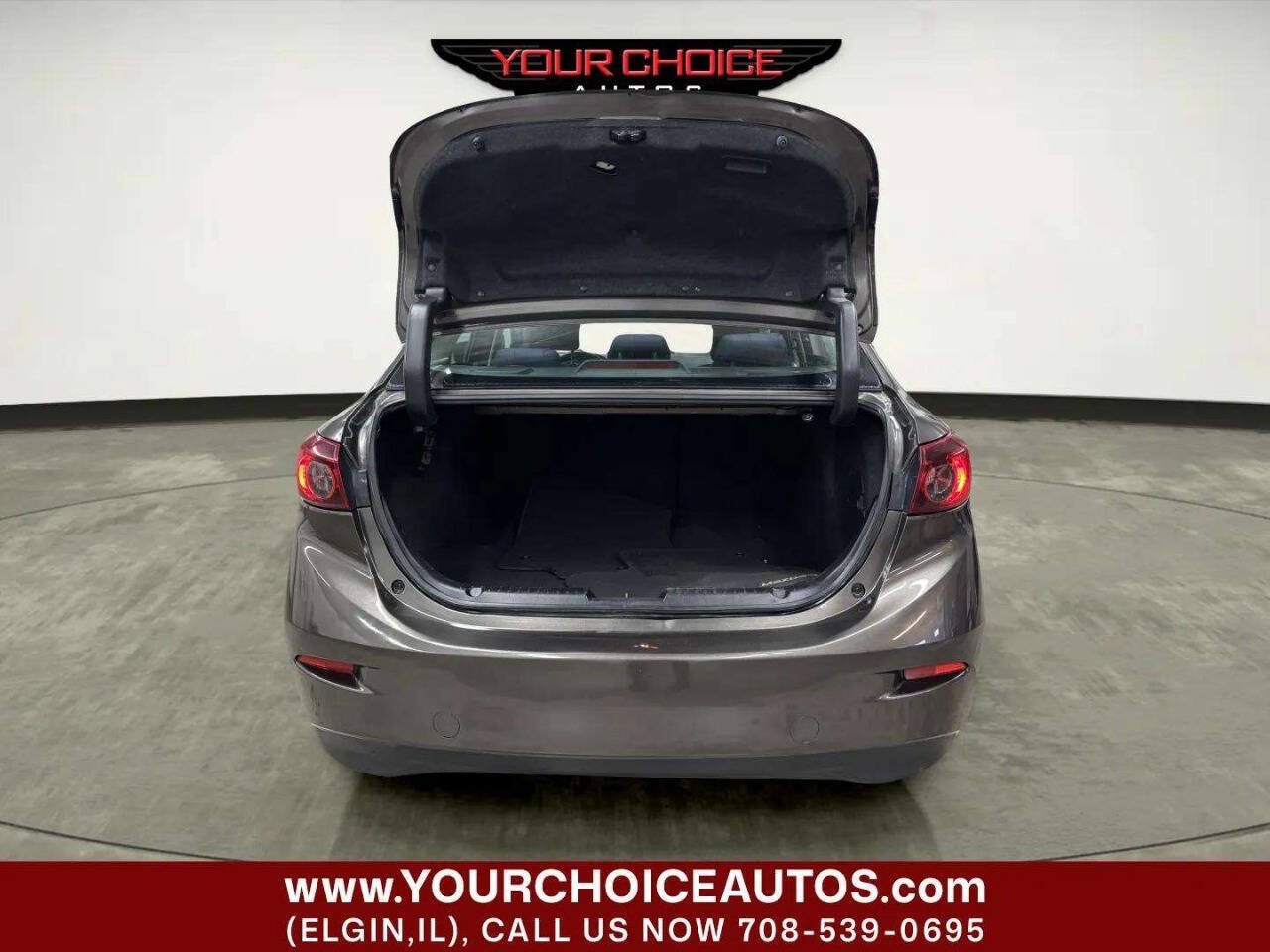 Used 2016 MAZDA MAZDA3 i Touring w/ Popular Equipment Package FWD image 5