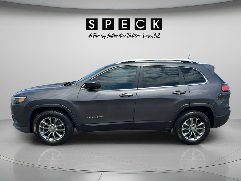 Used 2019 Jeep Cherokee Latitude Plus w/ Cold Weather Group AWD/4WD image 2