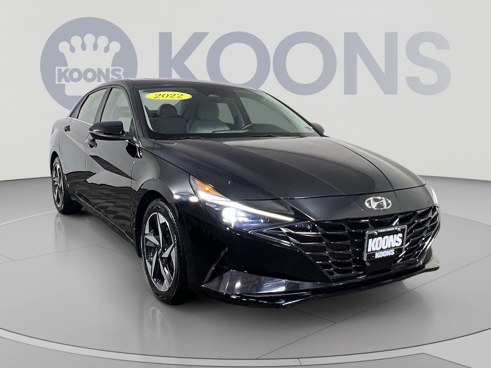 Used 2022 Hyundai Elantra Limited w/ Cargo Package FWD image 2