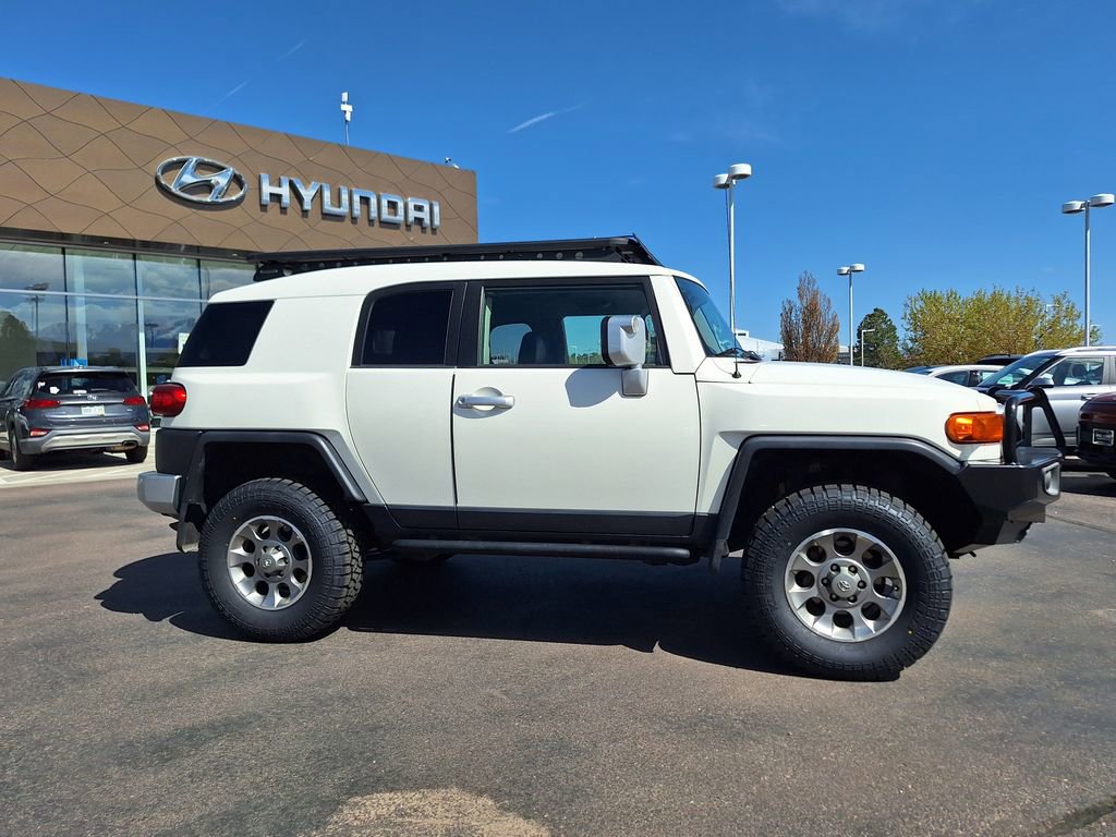 Used 2012 Toyota FJ Cruiser 4WD w/ Convenience Pkg video 2