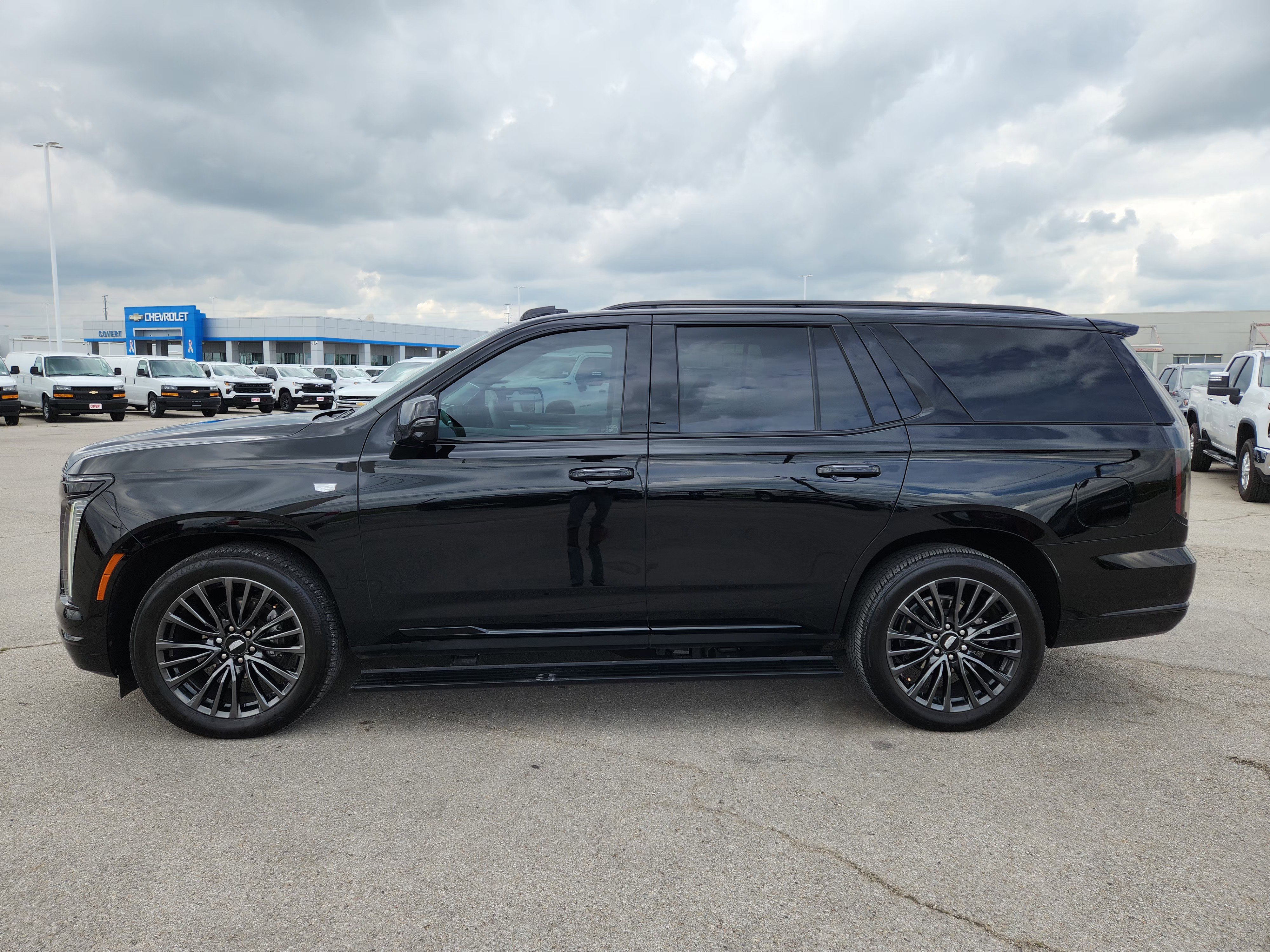 Used 2025 Cadillac Escalade Sport Platinum AWD/4WD image 4